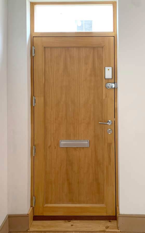 Are wooden front doors safe? Wooden front door interior