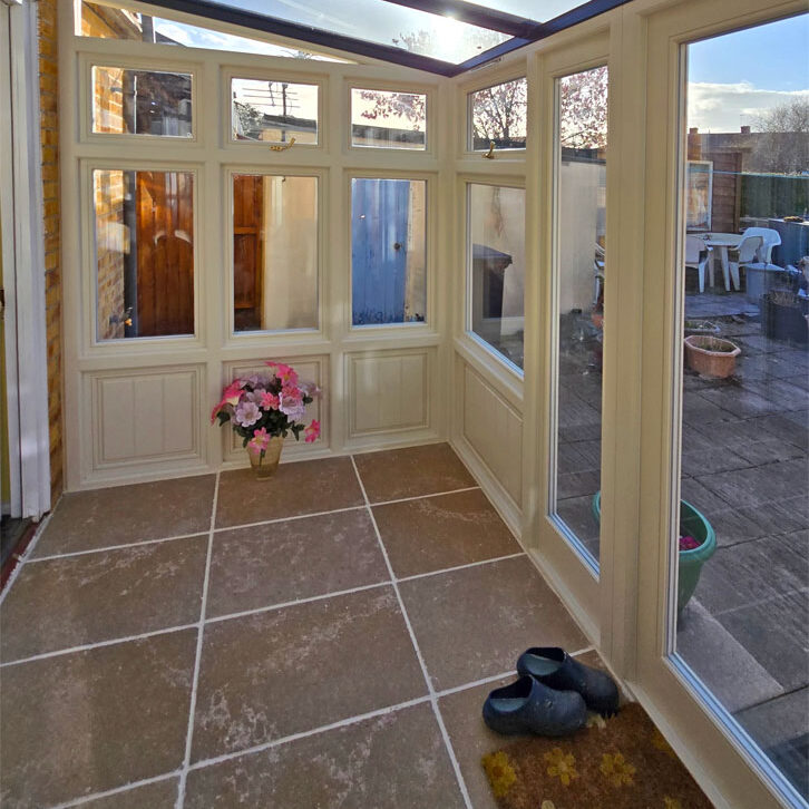 Timber Conservatory with Aluminium Roof, Abingdon. Woodcraft Windows