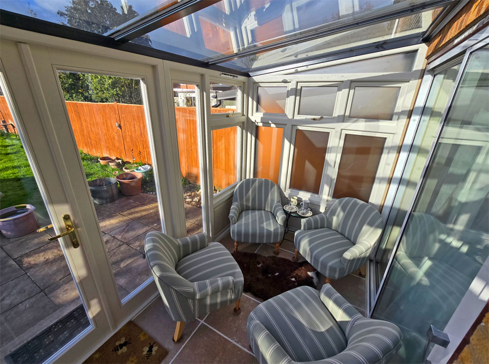 Timber Conservatory with Aluminium Roof, Abingdon. Woodcraft Windows